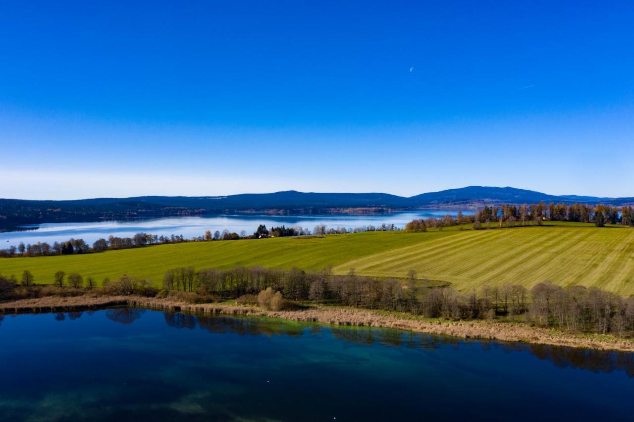 Готель Fontana Lipno Черна-в-Пошумаві Екстер'єр фото