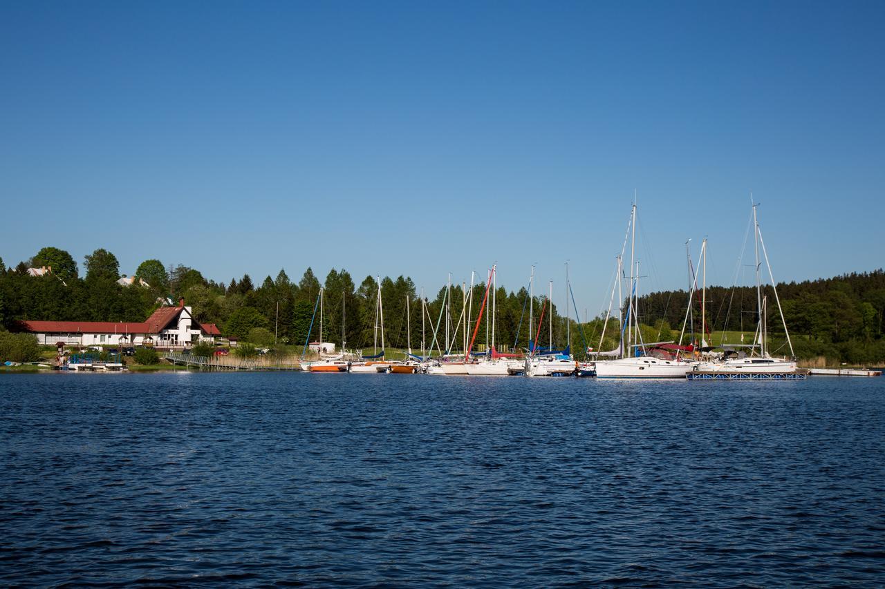 Готель Fontana Lipno Черна-в-Пошумаві Екстер'єр фото